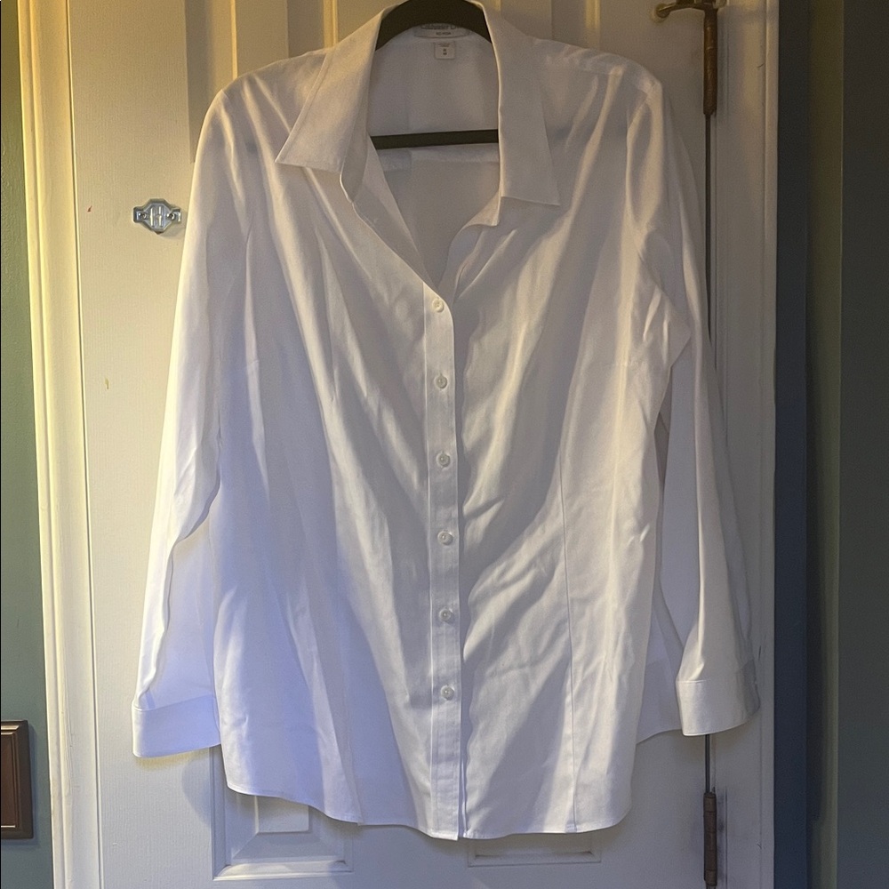 Classic Coldwater Creek White Button-Up Oxford Shirt